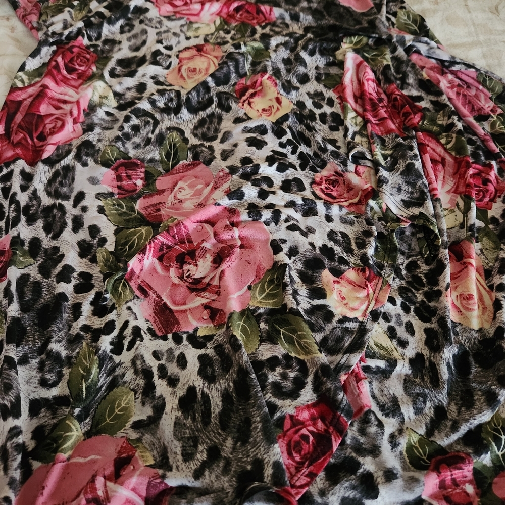 Leopard Dress with Roses - Picture 2 of 4